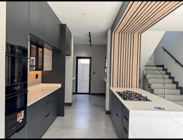 4 BEDROOM HOUSE FOR SALE IN FOUNTAINBROOK ESTATE